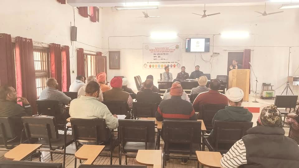 व्यावसायिक पाठ्यक्रमों में प्रवेश के लिए सरपंचों द्वारा कार्यशाला आयोजित की गई